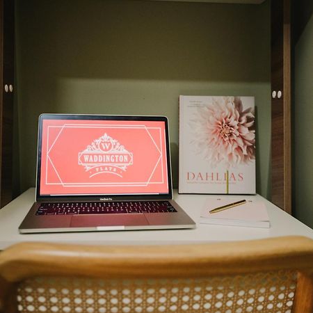 The Garden Room At Waddington Flats 빅토리아 외부 사진