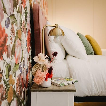 The Garden Room At Waddington Flats 빅토리아 외부 사진